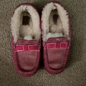 Pink sparkly Uggs. Size 3, great condition.